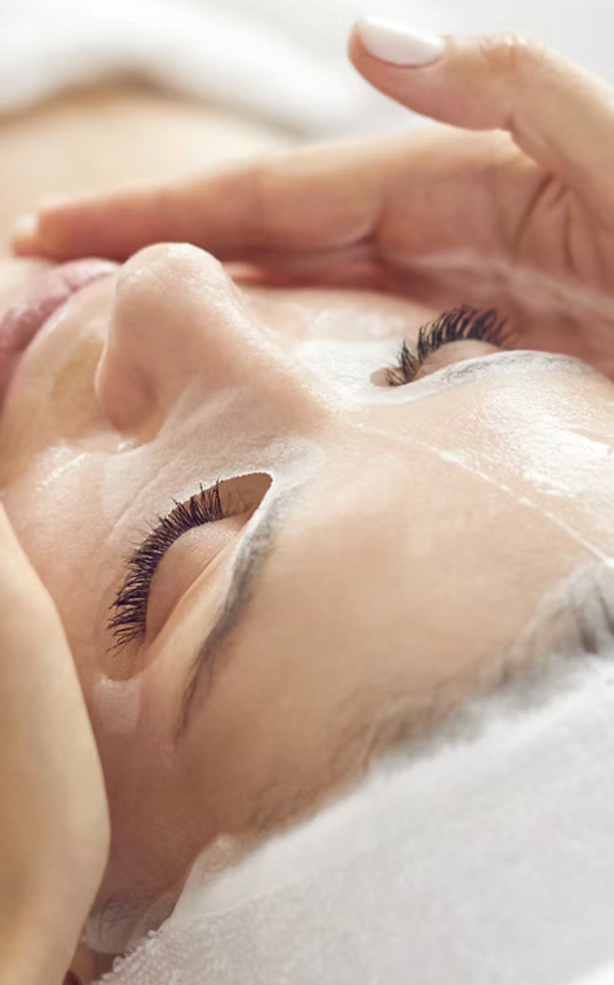 Relaxing facial skin treatment at Seraphina Collective